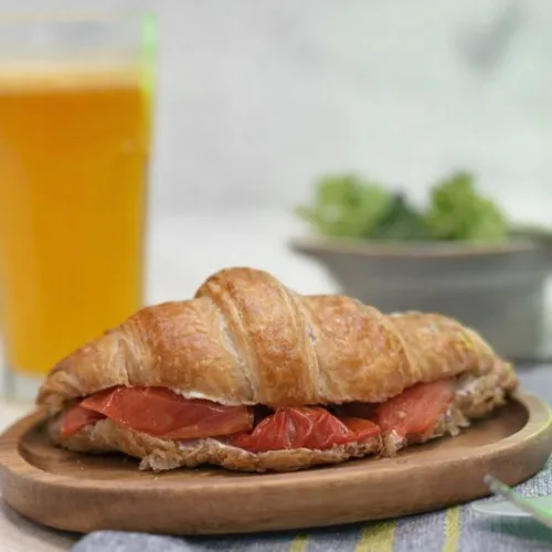Croissant con Queso de Cabra y Tomates Asados Vegetariano, 165 g, Tremus