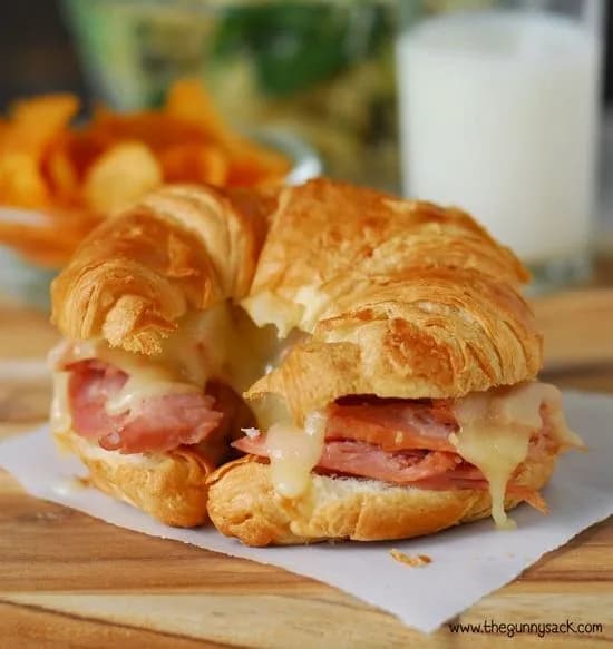 Croissant Jamón Pierna y Queso, 180 g, Tremus