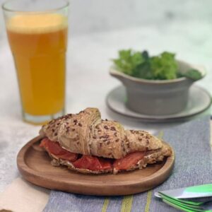 Croissant Multisemillas con Queso de Cabra y Tomates Asados Vegetariano, 165 g, Tremus